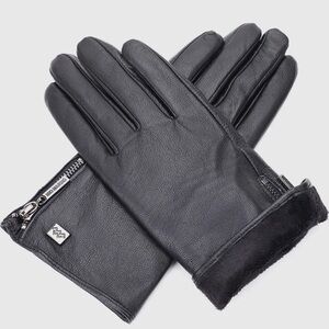 NWT Mio Marino Leather Gloves - Short